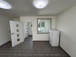 Pronájem obchodního prostoru, Praha - Strašnice, Tuklatská, 40 m2