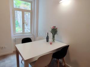 Pronájem bytu 3+1, Karlovy Vary, Mariánskolázeňská, 80 m2