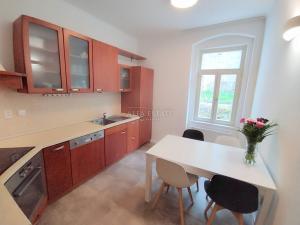 Pronájem bytu 3+1, Karlovy Vary, Mariánskolázeňská, 80 m2