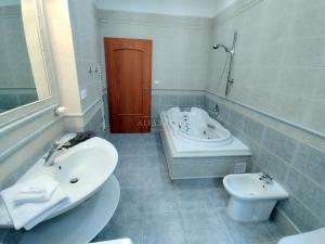 Pronájem bytu 3+1, Karlovy Vary, Mariánskolázeňská, 80 m2