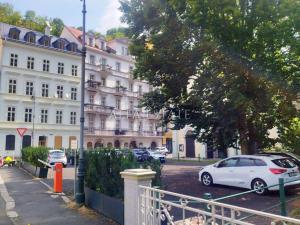 Pronájem bytu 3+1, Karlovy Vary, Mariánskolázeňská, 80 m2