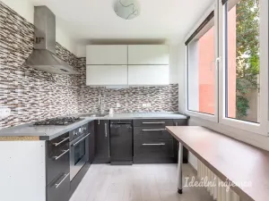 Pronájem bytu 3+1, Praha - Kobylisy, Košťálkova, 66 m2