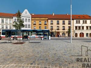 Prodej bytu 2+kk, Třebíč - Vnitřní Město, Karlovo nám., 80 m2