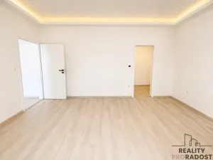 Prodej bytu 2+kk, Třebíč - Vnitřní Město, Karlovo nám., 80 m2