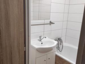 Pronájem bytu 1+1, Bruntál, Jesenická, 38 m2