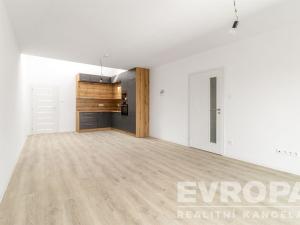 Prodej bytu 2+kk, Žirovnice, Havlíčkovo náměstí, 52 m2