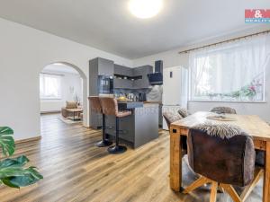 Prodej rodinného domu, Vroutek, Karlovarská, 240 m2