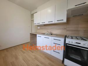 Pronájem bytu 2+1, Karviná - Nové Město, Holubova, 55 m2