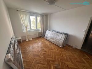 Pronájem bytu 2+1, Karlovy Vary, Plešivecká, 55 m2