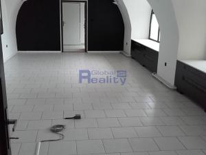 Pronájem obchodního prostoru, Hradec Králové, Pražská třída, 58 m2