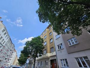 Pronájem bytu 2+kk, Praha - Nusle, Kloboučnická, 48 m2