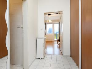 Prodej bytu 1+kk, Praha - Lysolaje, Sídlištní, 34 m2