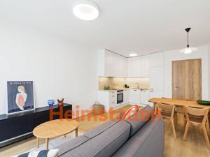 Pronájem bytu 2+kk, Praha - Holešovice, Vrbenského, 59 m2