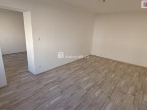 Pronájem bytu 1+1, Luštěnice - Zelená, 35 m2