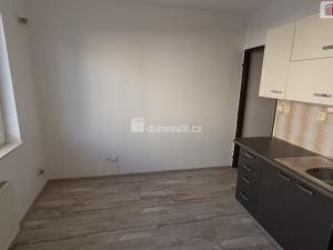 Pronájem bytu 1+1, Luštěnice - Zelená, 35 m2