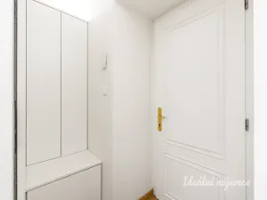 Pronájem bytu 2+kk, Praha - Bubeneč, Ovenecká, 30 m2