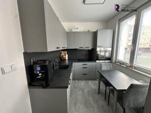 Prodej bytu 3+1, Karlovy Vary - Stará Role, Hlávkova, 71 m2