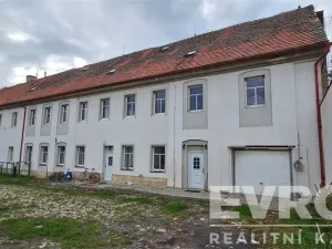 Prodej komerční nemovitosti, Ploskovice - Těchobuzice, Těchobuzice, 1180 m2