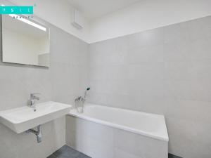 Pronájem bytu 2+kk, Olomouc - Slavonín, Topolová, 77 m2