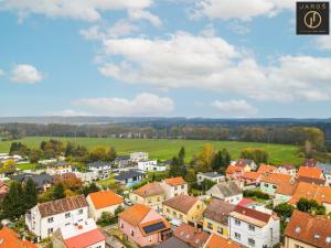 Prodej činžovního domu, Kamenné Žehrovice, Karlovarská třída, 560 m2