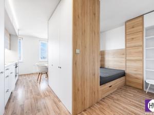 Prodej bytu 1+kk, Praha - Záběhlice, Topolová, 31 m2