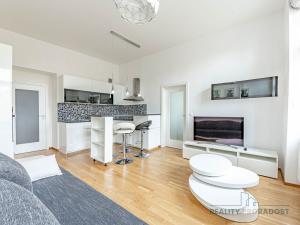 Pronájem bytu 2+kk, Praha - Žižkov, Žižkovo náměstí, 60 m2