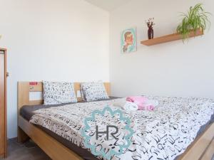 Pronájem bytu 3+kk, Praha - Kobylisy, Frýdlantská, 70 m2