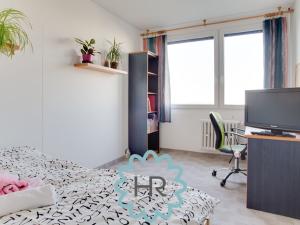 Pronájem bytu 3+kk, Praha - Kobylisy, Frýdlantská, 70 m2