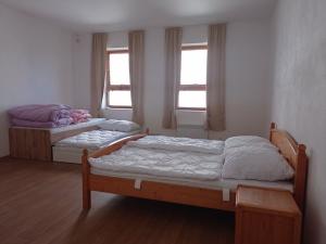 Prodej komerční nemovitosti, Drnholec, Polní, 830 m2