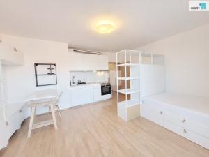 Prodej bytu 1+kk, Hostivice, Ječná, 32 m2