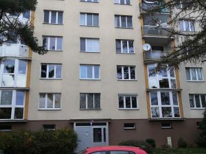 Pronájem bytu 2+1, Karlovy Vary, Buchenwaldská, 53 m2