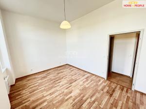 Prodej bytu 2+kk, Praha - Libeň, Sokolovská, 52 m2