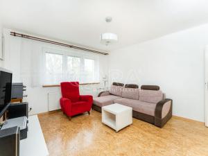 Prodej bytu 3+1, Ostrov, Seifertova, 77 m2