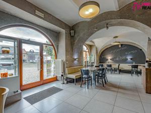 Pronájem restaurace, Rychnov nad Kněžnou, Staré náměstí, 231 m2