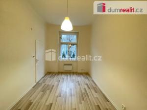 Pronájem bytu 1+kk, Praha - Smíchov, Na Skalce, 22 m2