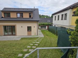 Pronájem rodinného domu, Kladno, 431 m2