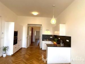 Pronájem bytu 3+kk, Praha - Vinohrady, Varšavská, 79 m2