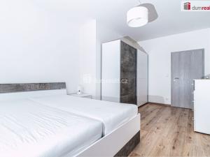 Prodej bytu 2+kk, Ostrov, Severní, 55 m2