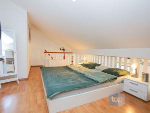 Prodej bytu 3+kk, Šestajovice, Komenského, 81 m2