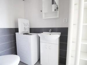 Pronájem bytu 3+kk, Praha - Vokovice, K Červenému vrchu, 43 m2