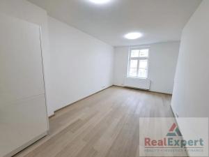 Pronájem bytu 1+kk, Praha - Vršovice, Oblouková, 29 m2