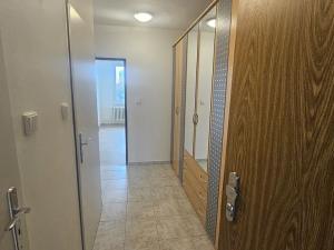 Pronájem bytu 2+kk, Praha - Záběhlice, Choceradská, 44 m2