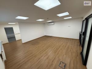 Pronájem obchodního prostoru, Praha - Háje, Hviezdoslavova, 661 m2