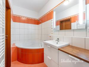 Pronájem bytu 2+kk, Praha - Uhříněves, K Netlukám, 60 m2