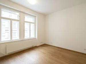 Pronájem bytu 1+kk, Praha - Žižkov, Krásova, 25 m2