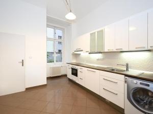 Pronájem bytu 3+1, Praha - Smíchov, Kroftova, 84 m2