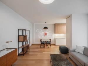 Pronájem bytu 2+kk, Praha - Smíchov, 180 m2