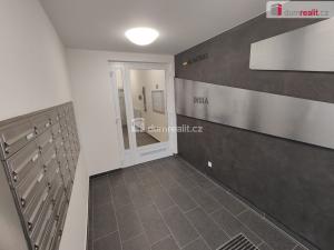 Pronájem bytu 1+kk, Praha - Kbely, Sedlářova, 36 m2