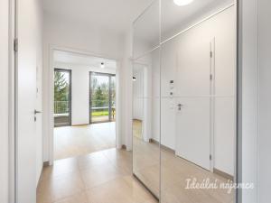 Pronájem bytu 2+kk, Praha - Smíchov, Akáciová, 53 m2