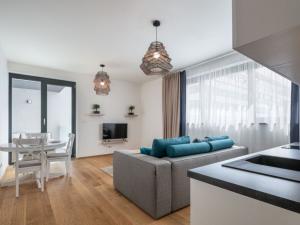 Pronájem bytu 2+kk, Praha - Holešovice, Dělnická, 68 m2